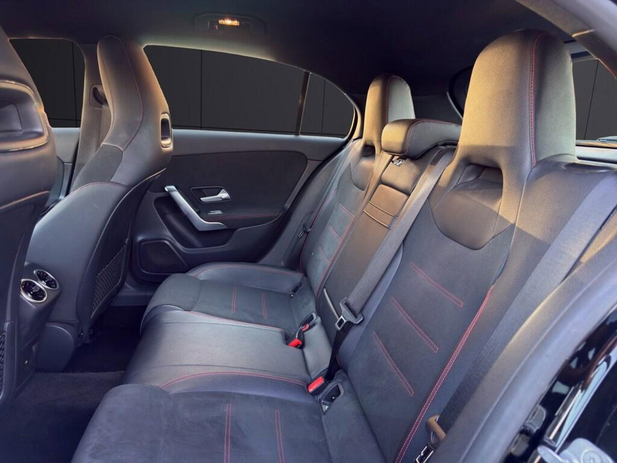 Mercedes-Benz Classe A 200 d AMG Line Premium Plus auto (15)