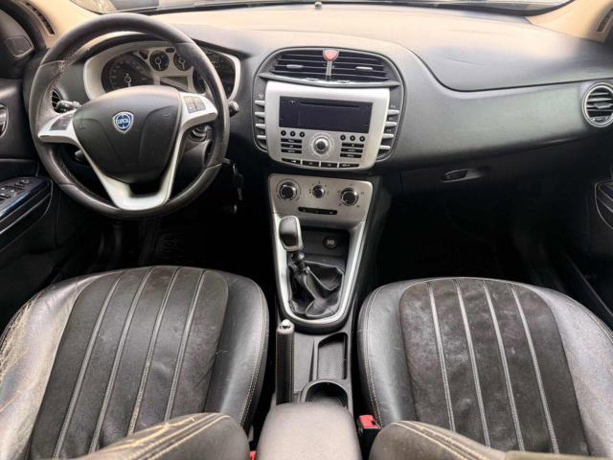Lancia Delta 2.0 MJT DPF Executive (4)