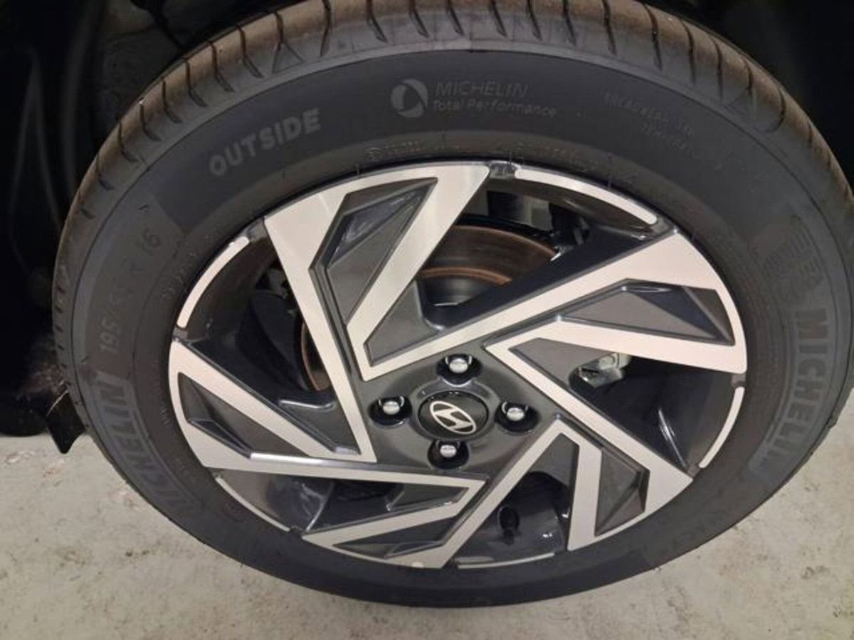 Hyundai Bayon 1.2 mpi Xline mt (8)