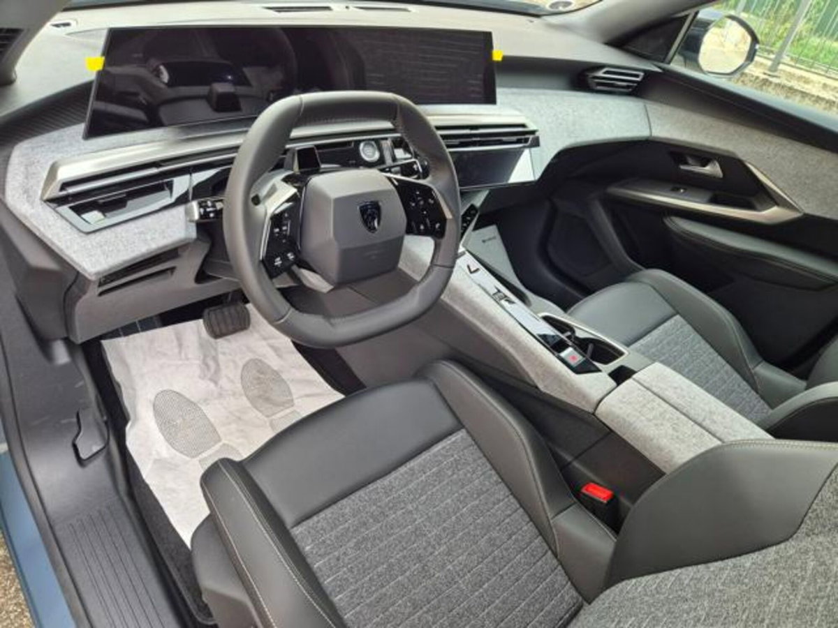 Peugeot 3008 1.2 hybrid Allure Business 145cv e-dcs6 (10)