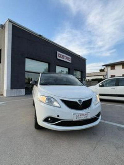 Lancia Ypsilon 0.9 TwinAir 85 CV 5 porte S&S DFN Gold (2)