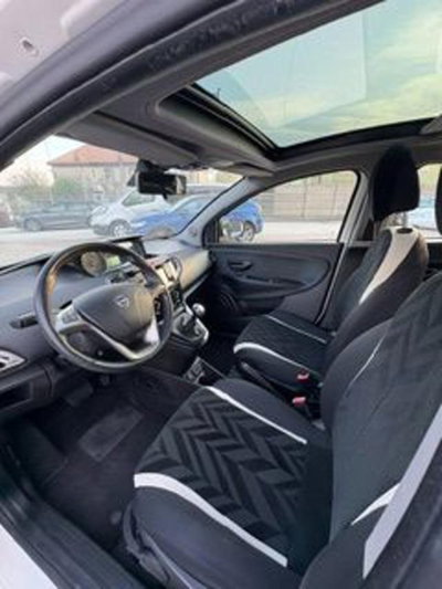 Lancia Ypsilon 0.9 TwinAir 85 CV 5 porte S&S DFN Gold (7)