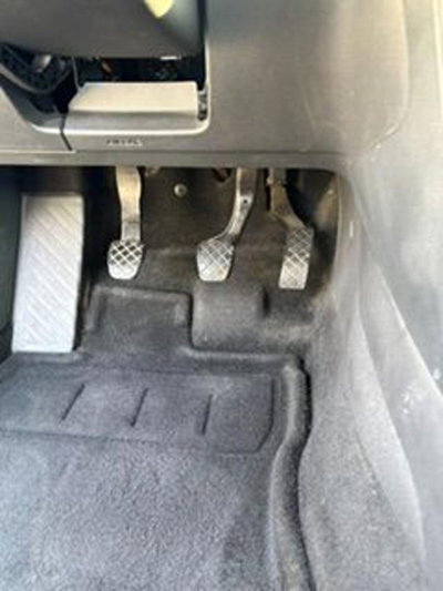 Volkswagen Golf 1.6 TDI DPF 5p. BlueMotion (16)