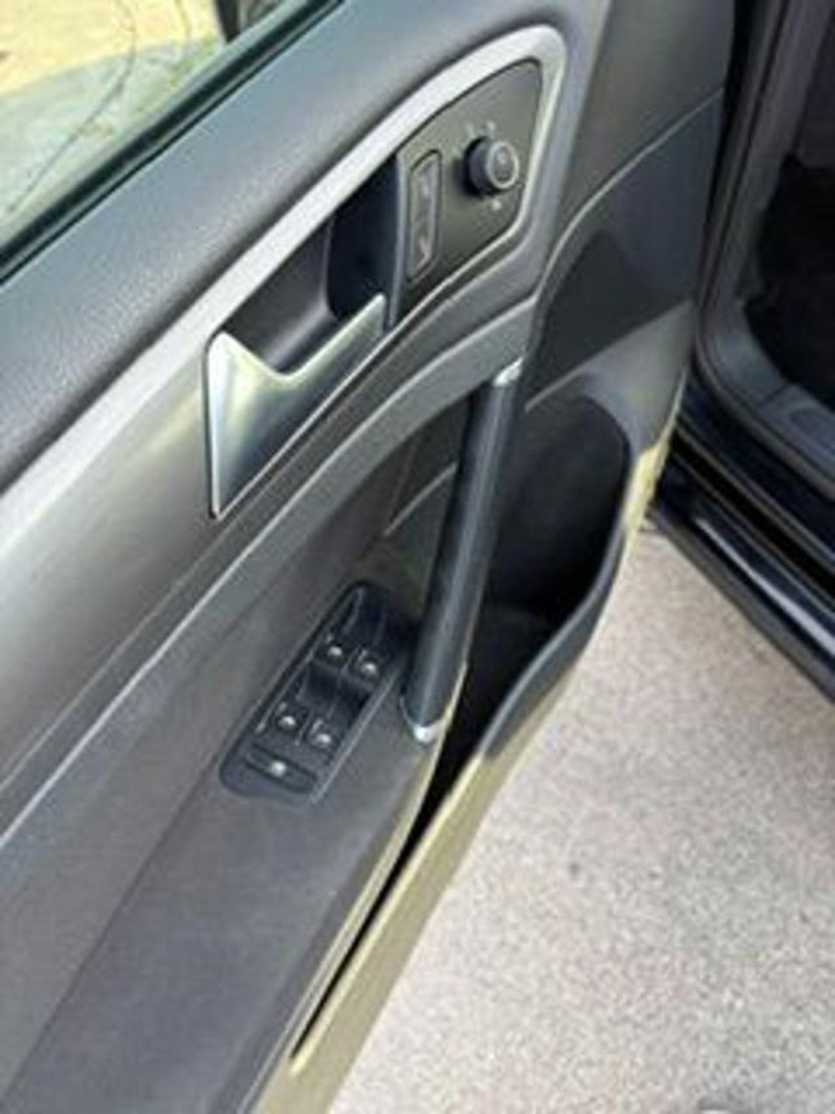 Volkswagen Golf 1.6 TDI DPF 5p. BlueMotion (18)