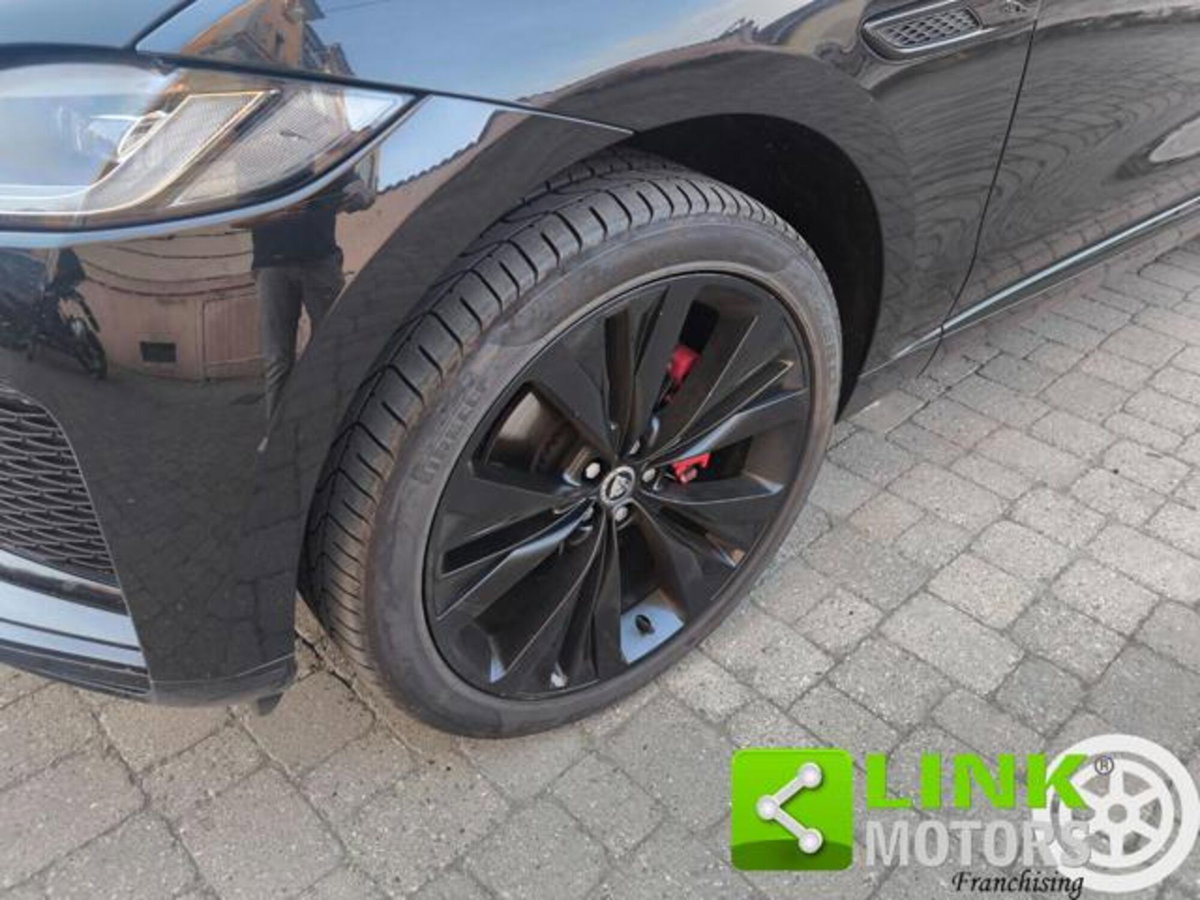 Jaguar F-Pace 2.0 D 204 CV AWD aut. R-Dynamic HSE (11)
