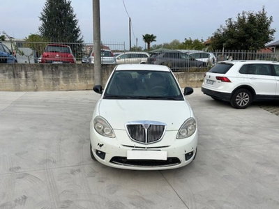 Lancia Ypsilon 1.2 69 CV Unyca usata