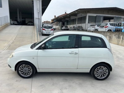 Lancia Ypsilon 1.2 69 CV Unyca (3)