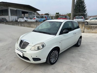 Lancia Ypsilon 1.2 69 CV Unyca (8)