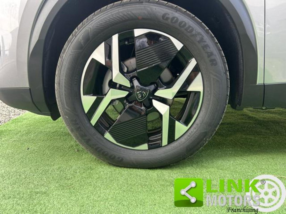Peugeot 2008 1.2 puretech Allure s&s 100cv (15)