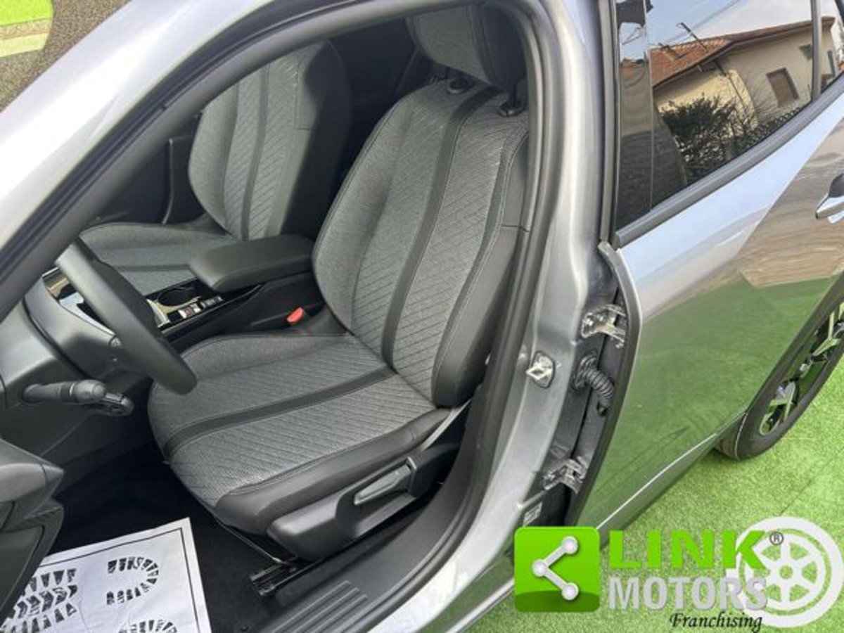 Peugeot 2008 1.2 puretech Allure s&s 100cv (9)