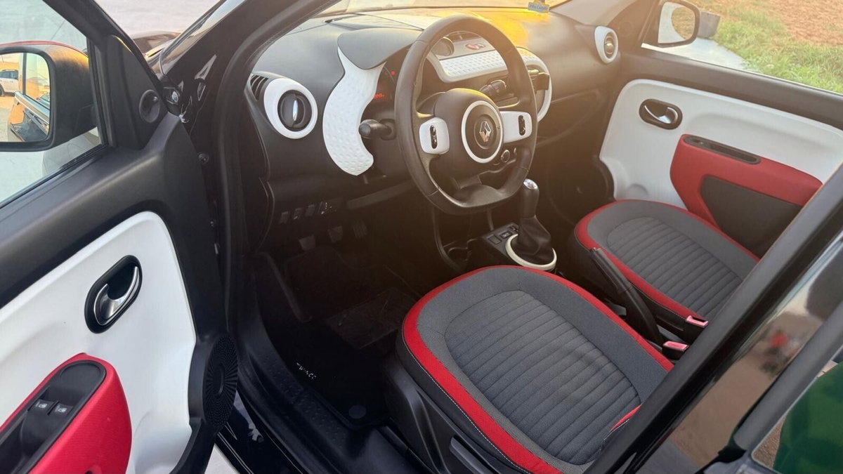Renault Twingo 1.0 SCe Live (10)