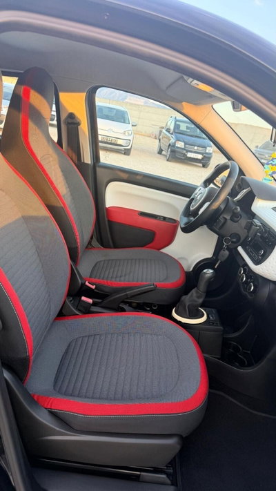 Renault Twingo 1.0 SCe Live (12)