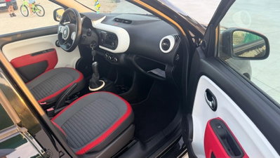 Renault Twingo 1.0 SCe Live (13)