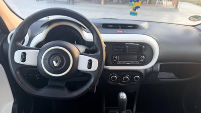 Renault Twingo 1.0 SCe Live (16)