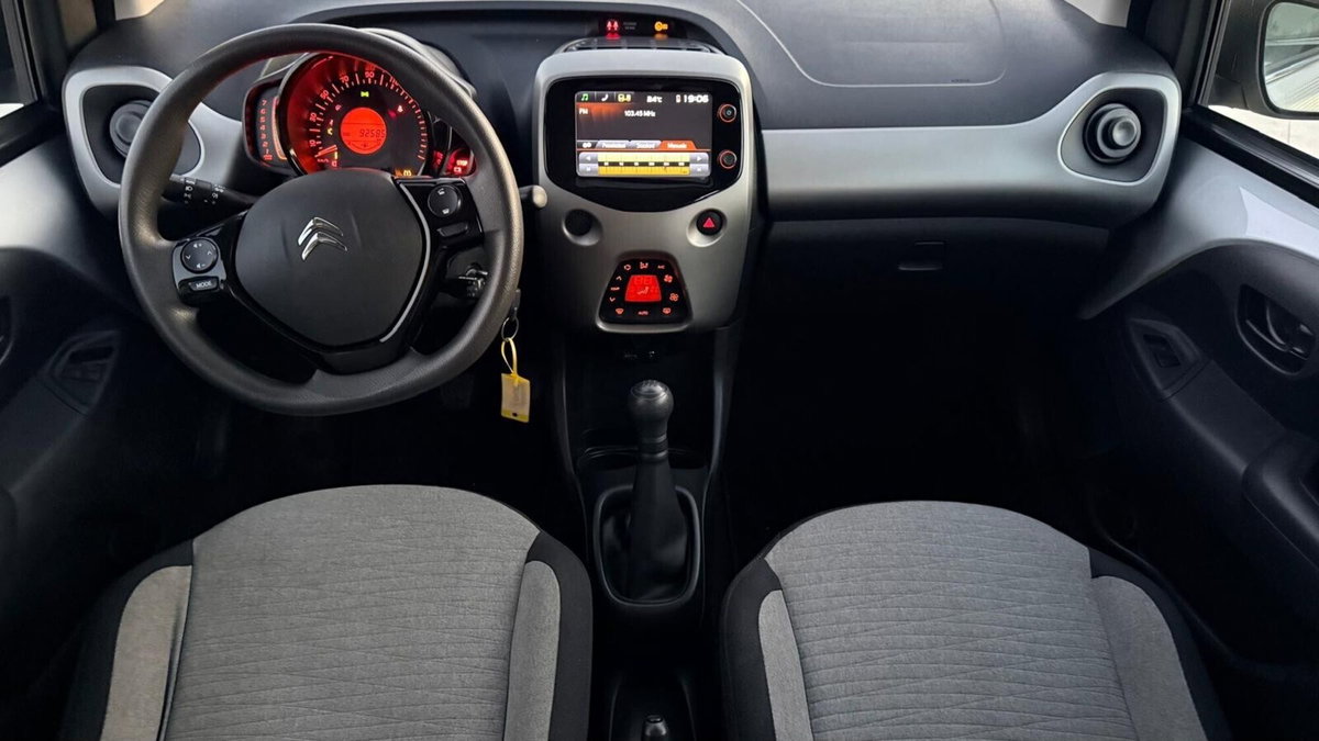 Citroen C1 C1 PureTech 82 5 porte Shine (15)