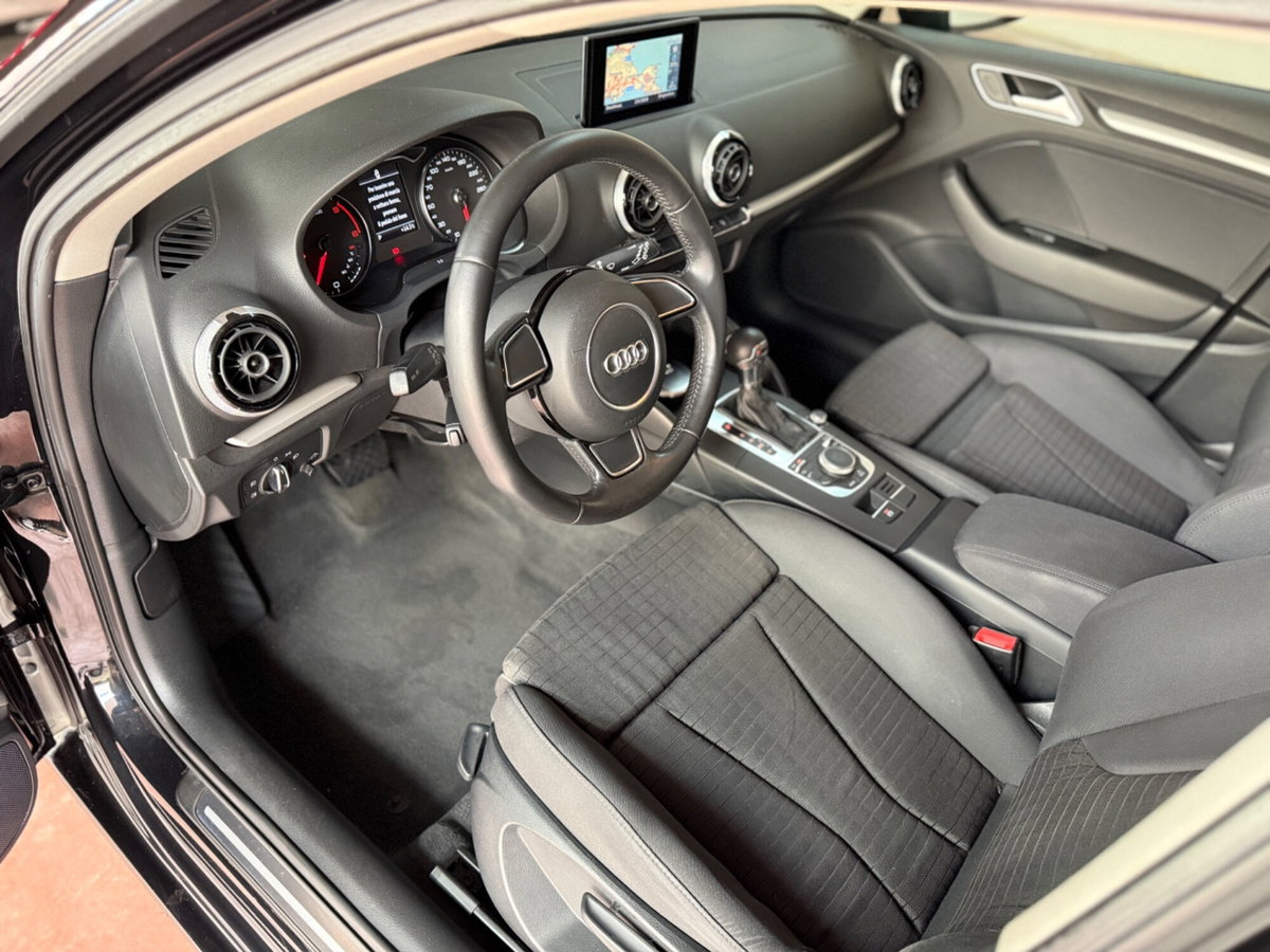 Audi A3 Sportback 1.6 TDI 105 CV CR S tronic Ambiente (12)