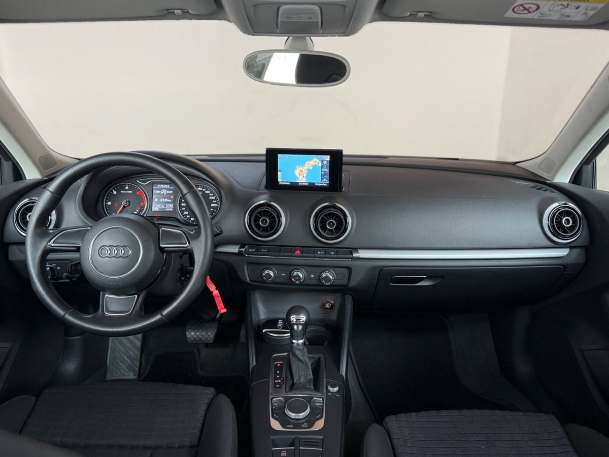 Audi A3 Sportback 1.6 TDI 105 CV CR S tronic Ambiente (18)