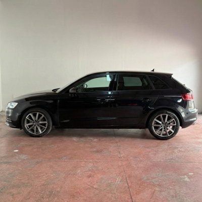 Audi A3 Sportback 1.6 TDI 105 CV CR S tronic Ambiente (3)