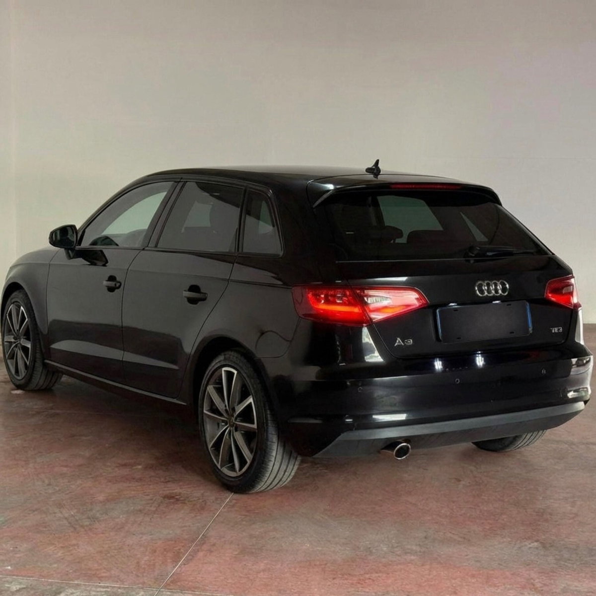 Audi A3 Sportback 1.6 TDI 105 CV CR S tronic Ambiente (5)