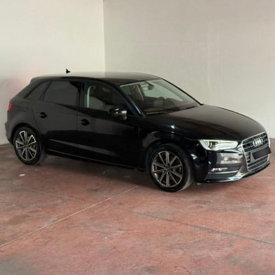 Audi A3 Sportback 1.6 TDI 105 CV CR S tronic Ambiente (6)