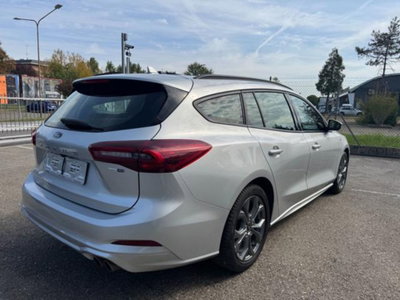 Ford Focus Station Wagon 1.0 EcoBoost Hybrid 155 CV SW ST-Line (4)