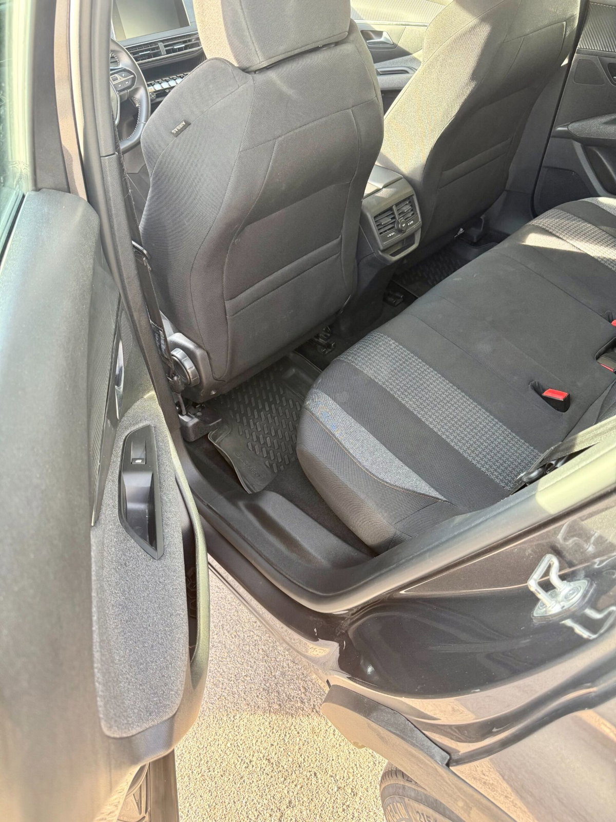 Peugeot 3008 BlueHDi 130 S&S Allure (13)