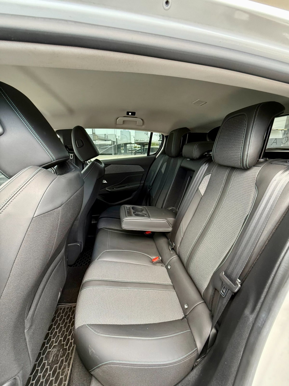 Peugeot 308 SW BlueHDi 130 S&S EAT8 Allure Pack (19)