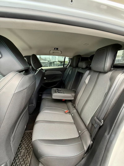 Peugeot 308 SW BlueHDi 130 S&S EAT8 Allure Pack (19)