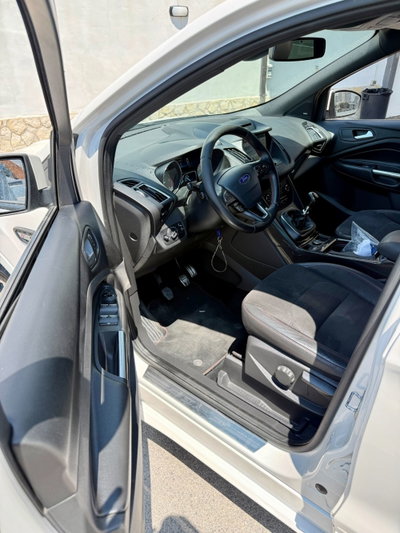 Ford Kuga 1.5 TDCI 120 CV S&S 2WD ST-Line (12)