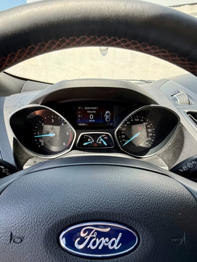Ford Kuga 1.5 TDCI 120 CV S&S 2WD ST-Line (14)