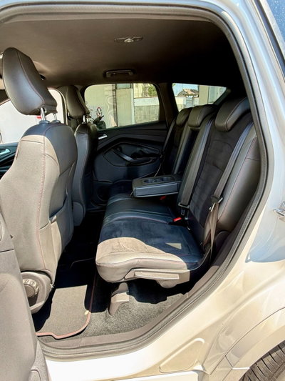 Ford Kuga 1.5 TDCI 120 CV S&S 2WD ST-Line (18)