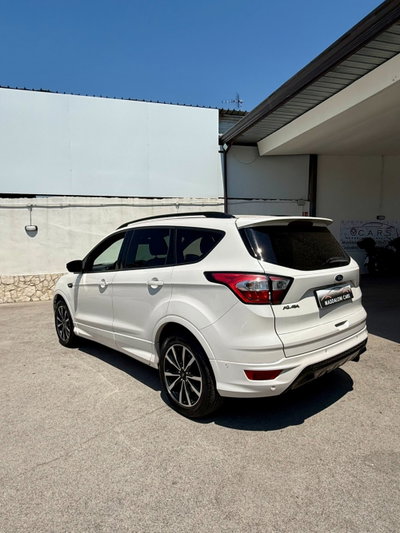 Ford Kuga 1.5 TDCI 120 CV S&S 2WD ST-Line (5)