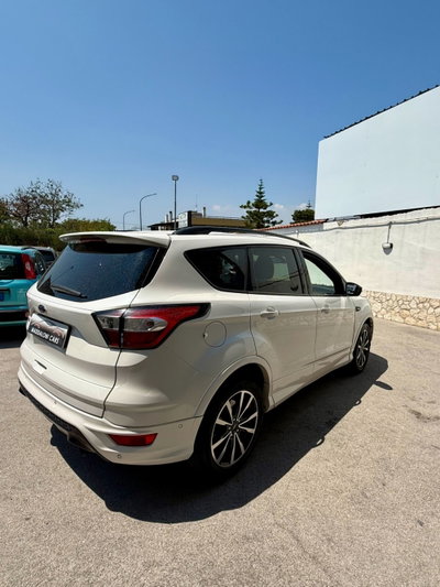 Ford Kuga 1.5 TDCI 120 CV S&S 2WD ST-Line (7)