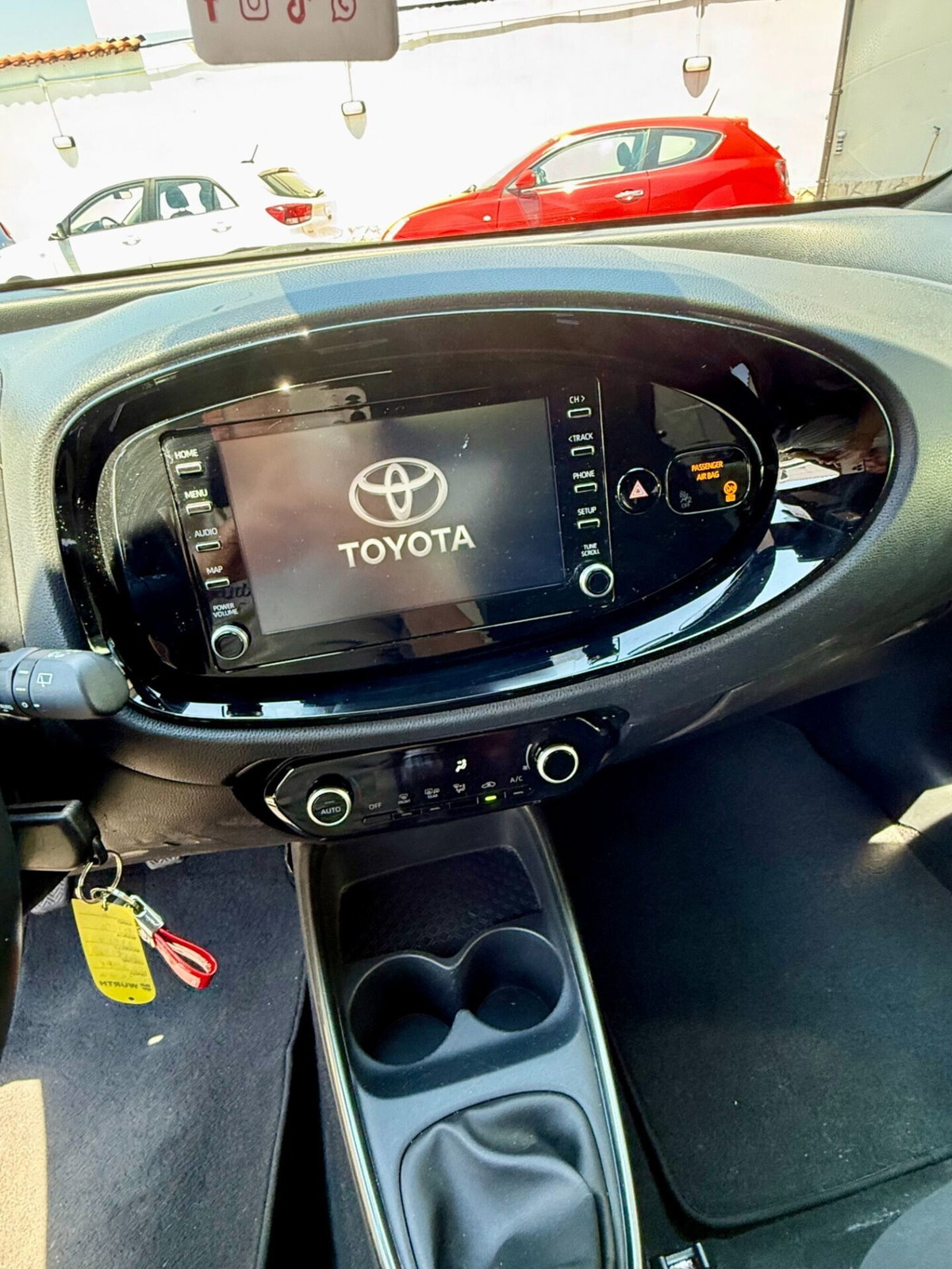 Toyota Aygo X 1.0 VVT-i 72 CV 5 porte Limited Air (10)