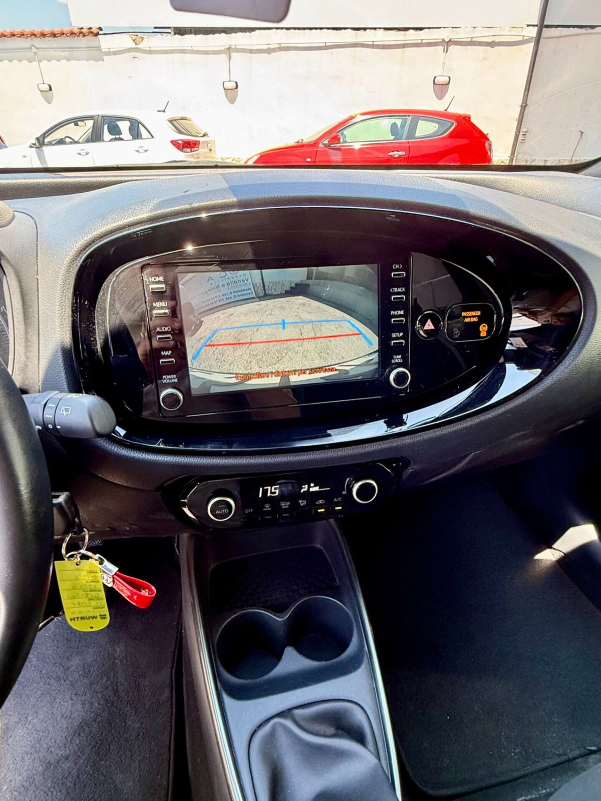 Toyota Aygo X 1.0 VVT-i 72 CV 5 porte Limited Air (14)