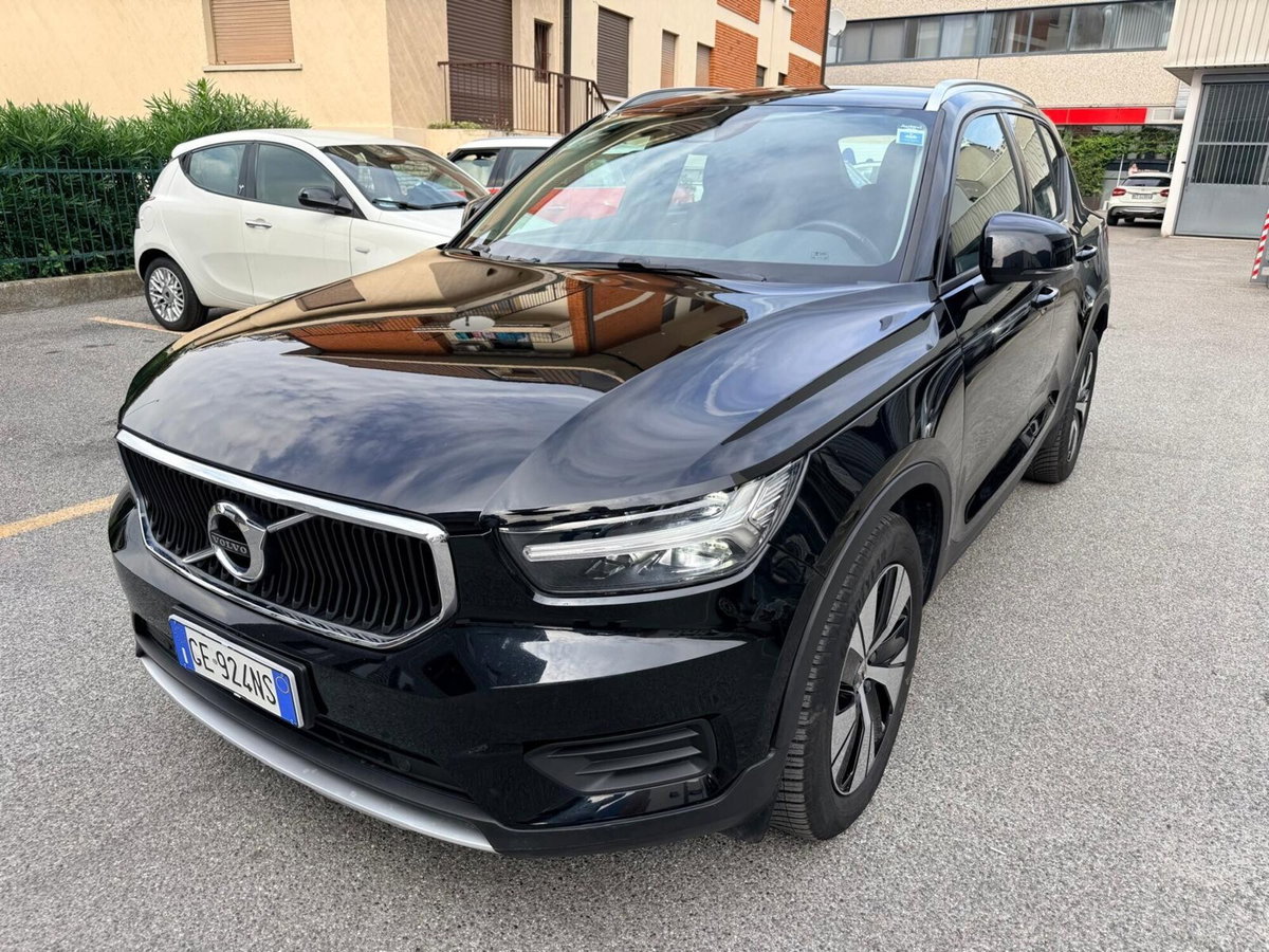 Volvo XC40 T3 Momentum Pro