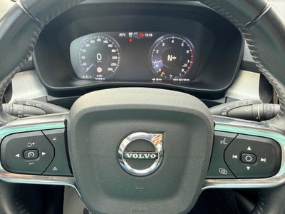 Volvo XC40 T3 Momentum Pro (11)