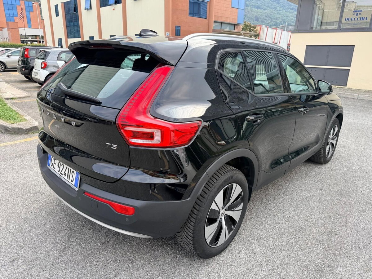 Volvo XC40 T3 Momentum Pro (2)