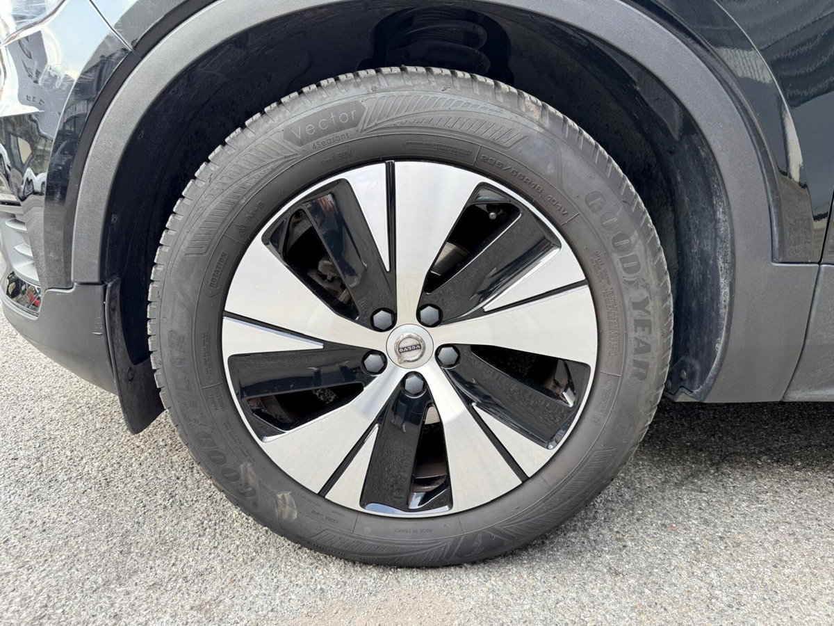 Volvo XC40 T3 Momentum Pro (6)