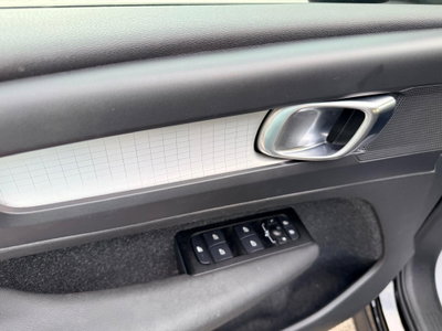 Volvo XC40 T3 Momentum Pro (7)
