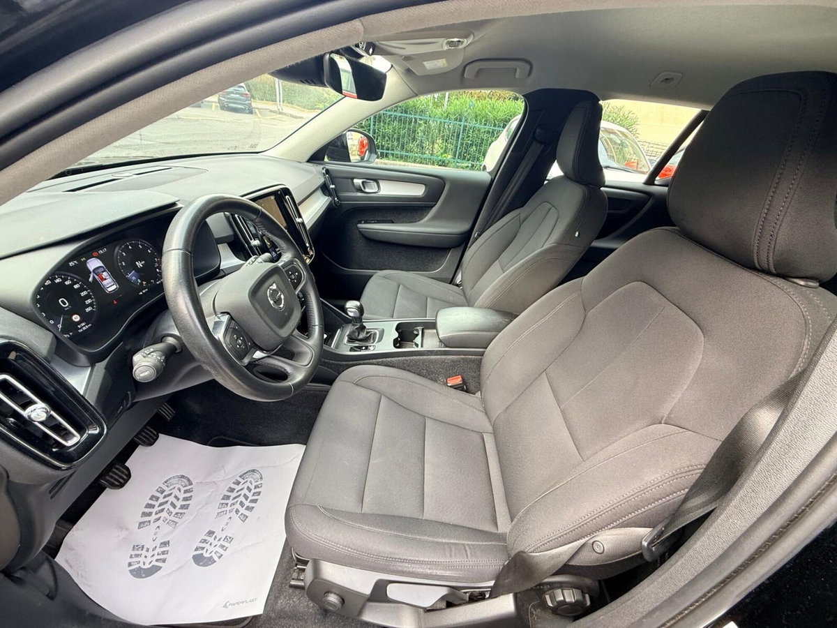 Volvo XC40 T3 Momentum Pro (8)