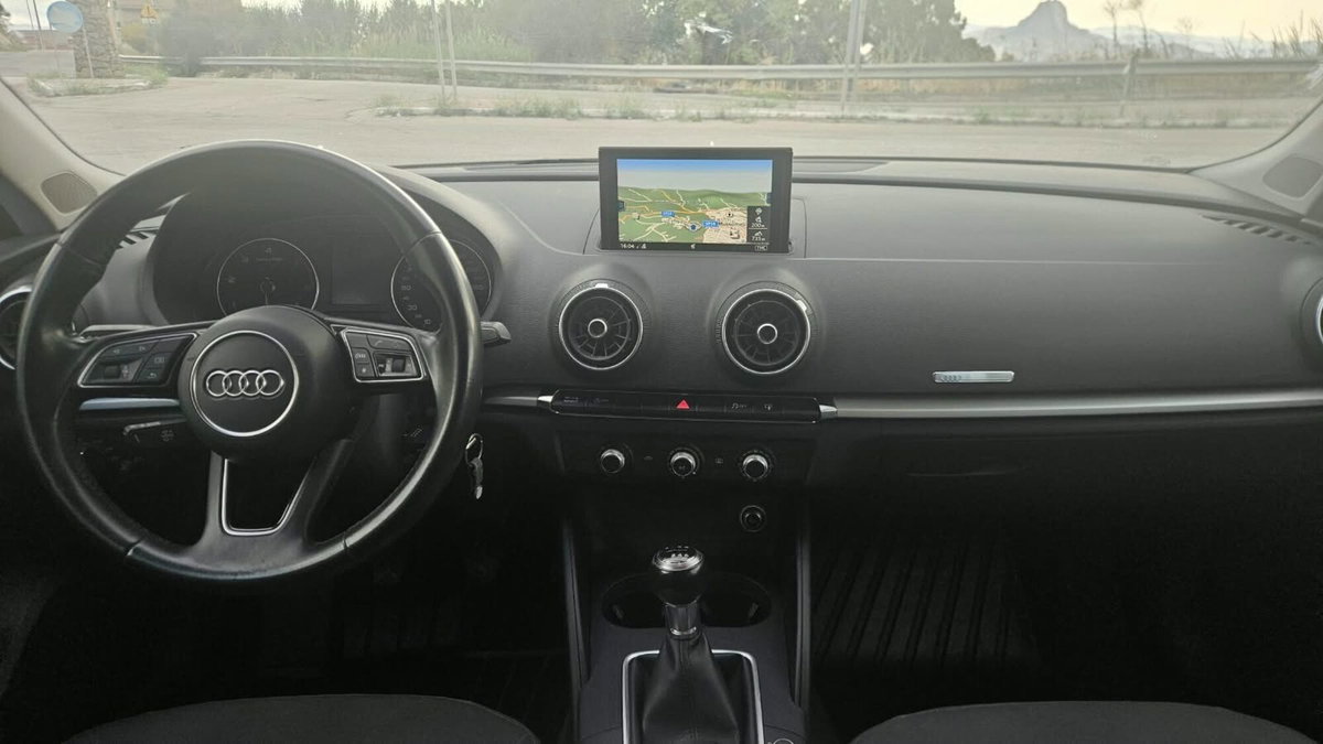 Audi A3 Sportback 1.6 TDI Business (9)