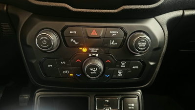 Jeep Renegade 1.6 Mjt 120 CV Longitude (13)