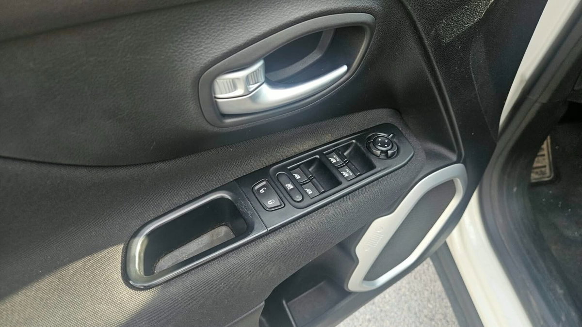 Jeep Renegade 1.6 Mjt 120 CV Longitude (19)