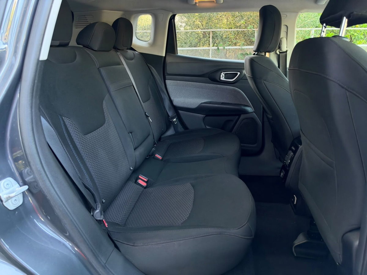 Jeep Compass 1.6 Multijet II 2WD Longitude (13)