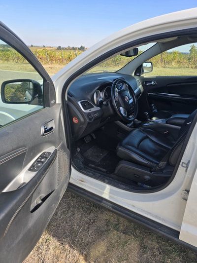 Fiat Freemont 2.0 Mjt 170 CV 4x4 Automatica Lounge (4)