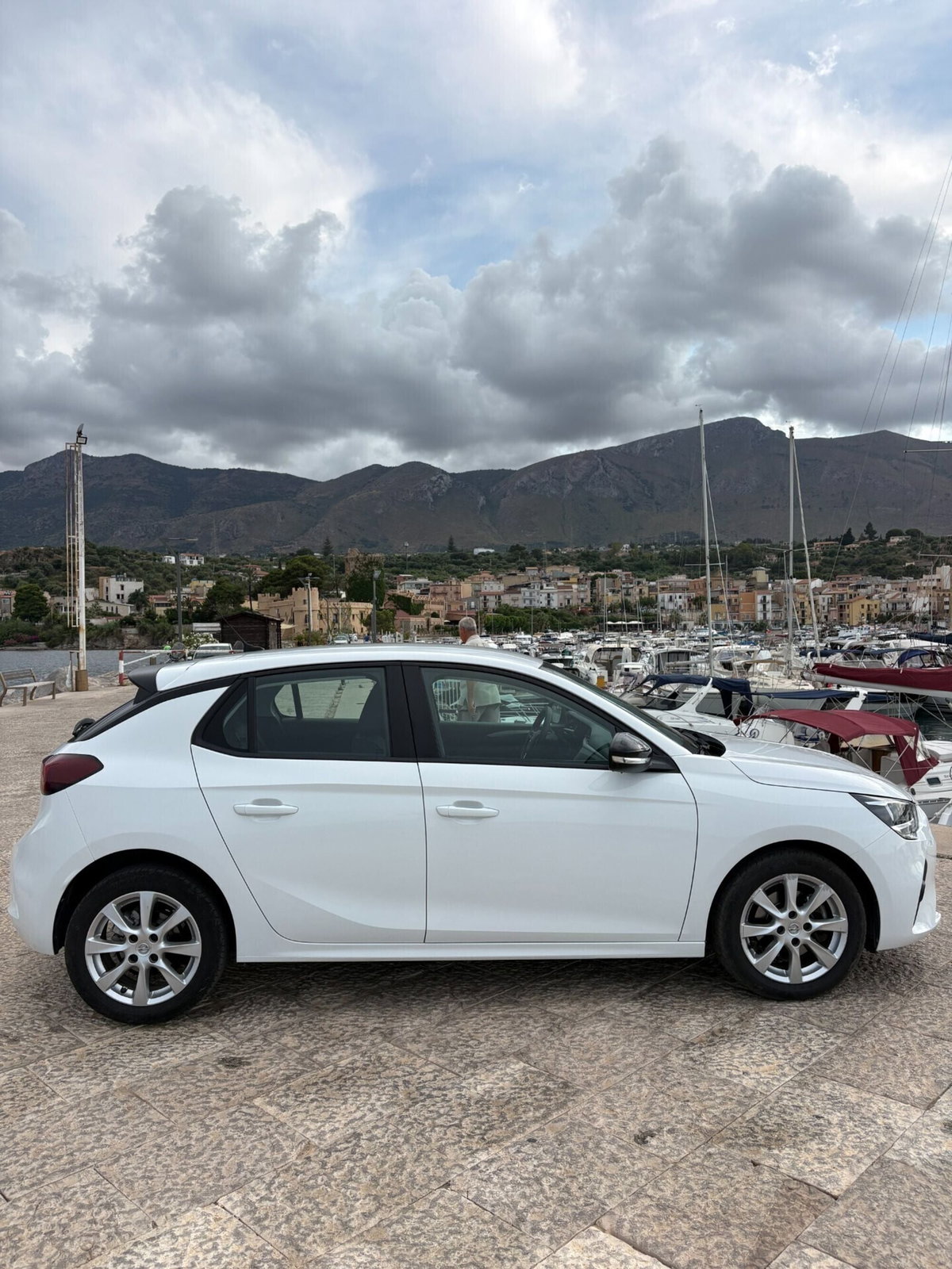 Opel Corsa 1.5 D 100 CV (8)