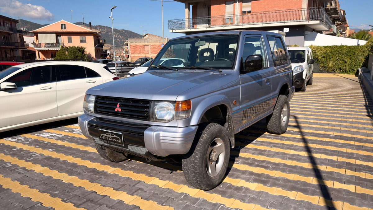 Mitsubishi Pajero 2.5 TDI Metal-top S. Select GLX (2)