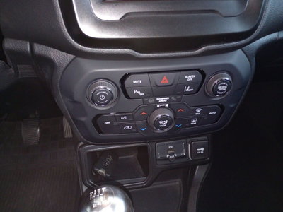 Jeep Renegade 1.6 Mjt 130 CV Limited (11)