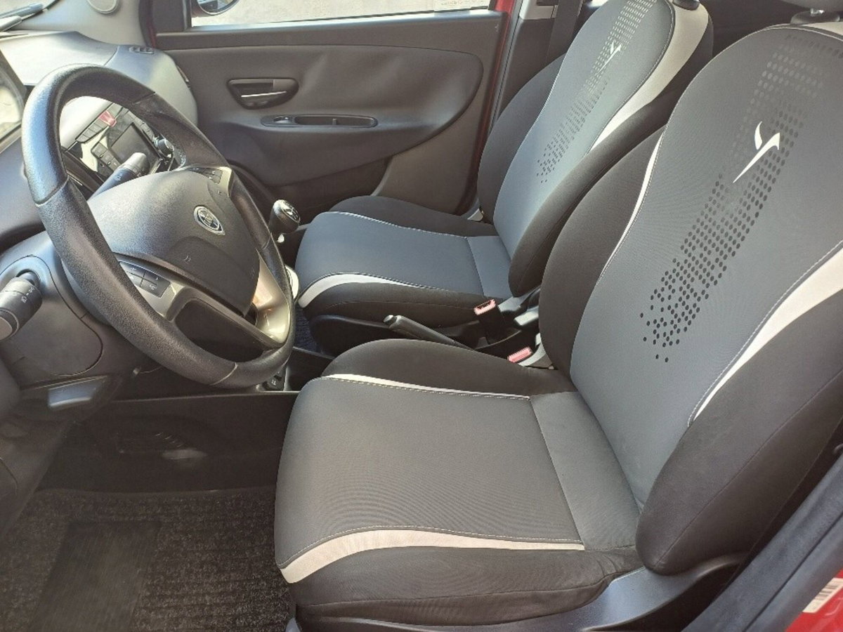 Lancia Ypsilon 1.2 69 CV 5 porte Silver (12)
